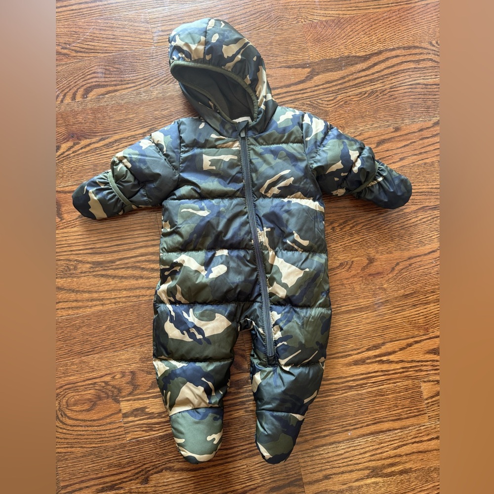 Camo snow suit
